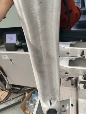 comprar Máquina de molienda de carcasas de baterías de aluminio con desborde y acabado robótico FANUC Fabricación en línea