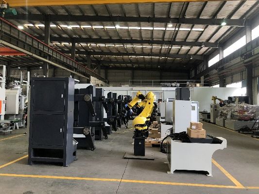 comprar Máquina robotizada de LPDC para la fabricación del grifo de cobre amarillo Fabricación en línea