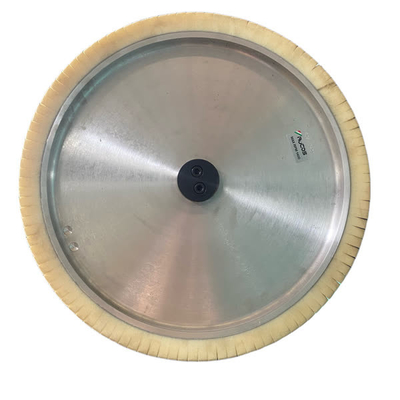 Célula robótica para rectificar y pulir piezas de aluminio de forma compleja