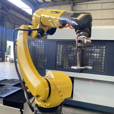 Control digital completo Máquina de rectificación automática Robot de operación para el grifo