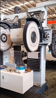 Máquina de pulido automática de 400 mm de diámetro con recorrido en el eje W ±720° Potencia de la máquina 16KW