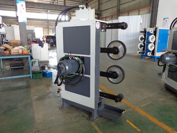 Operación robótica automática de la máquina pulidora de la superficie de metal para sondear las colocaciones