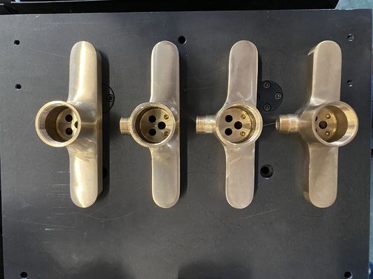 Grifo de aluminio de la fundición a presión de la presión baja que hace la máquina
