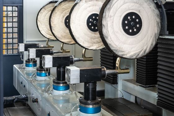 máquina pulidora automática robótica del banco del metal del CNC de la máquina que pulimenta pulidora para polaco el tirador de puerta sanitario de las mercancías