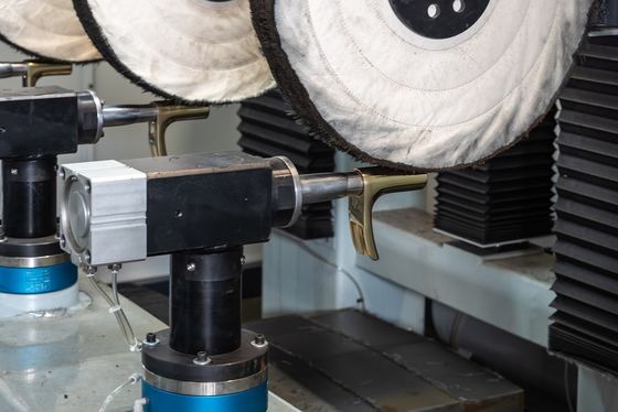 Máquina pulidora programable del CNC de la rueda que pulimenta para el acabamiento superficial